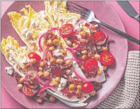  ?? SCOTT SUCHMAN FOR THE WASHINGTON POST; FOOD STYLING BY LISA CHERKASKY FOR THE WASHINGTON POST ?? Napa Wedge Salad With Chickpeas and Bacon