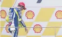  ??  ?? Valentino Rossi, 36 anni, solo sul podio