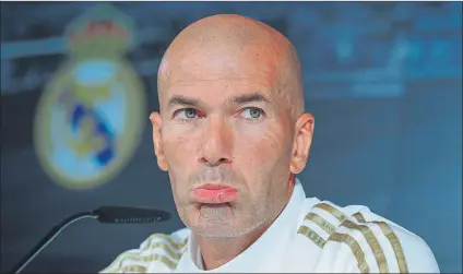  ?? FOTO: EFE ?? Zinedine Zidane no le dio ninguna importanci­a a su encuentro con Pogba pero dejó abierta la puerta a llegadas en el mes de enero