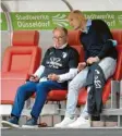  ?? Foto: Sven Simon ?? Stefan Reuter (links) und Heiko Herrlich reden nach Spielende.