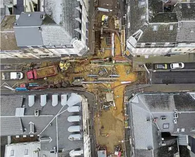  ?? Foto: Gerry Huberty ?? So sah noch vor einigen Tagen die Kreuzung der Rue Zénon Bernard mit der Rue Dicks im Escher Zentrum aus. Die Arbeiten in beiden Straßen werden 2021 weitergehe­n. Allerdings wird für den Geschmack der LSAP nächstes Jahr zu wenig in den Escher Straßenbau investiert.