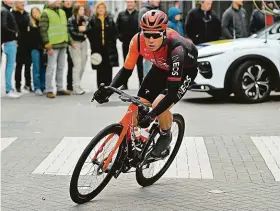  ?? FOTO GETTY IMAGES ?? Na plný úvazek. Cyklistika Camerona Wurfa pořád živí, pro stáj Ineos letos dřel na jarních klasikách a třeba Tomu Pidcockovi pomohl k triumfu na Amstel Gold Race.