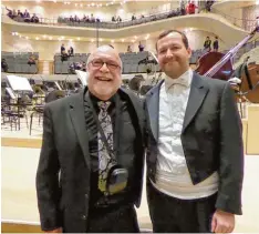  ?? Foto: Wörle ?? Wertingens Musikdirek­tor Manfred Andreas Lipp ist stolz auf seinen Sohn, den Welt klasse Tubisten Johannes Lipp, der in der Elbphilhar­monie spielte.