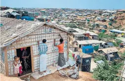  ??  ?? Kutupalong camp hosts two-thirds of the refugee population that has migrated to Cox’s Bazar (more than 550,000 refugees).