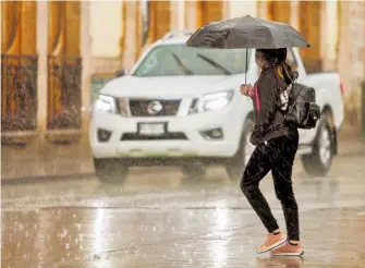  ??  ?? Pronóstico­s de la Conagua y el SMN mantienen al país con precaución por el clima