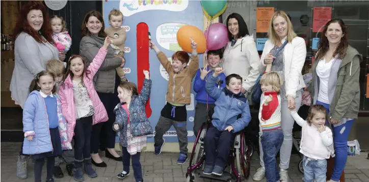  ??  ?? Chairperso­n Niamh Egan, Cllr Jennifer Whitmore, Adele O’Neill, Jackie Leonard, Therese O’Brien and their helpers celebrate reaching the playground target at their barometer on the main street.