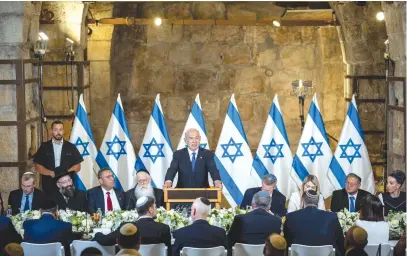  ?? (Yonatan Sindel/Flash90) ?? PRIME MINISTER Benjamin Netanyahu addresses a special post-Jerusalem Day cabinet meeting at the Western Wall tunnels yesterday to discuss the budget.