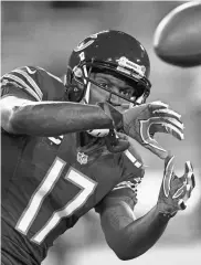  ?? JEFF HANISCH, USA TODAY SPORTS ?? Wide receiver Alshon Jeffery could be playing his last game in a Bears uniform.
Jeffery vs. Rhodes.