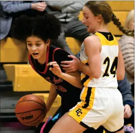  ?? MATTHEW B. MOWERY — MEDIANEWS GROUP, FILE ?? Orchard Lake St. Mary freshman Layla Stewart, left, earned honorable mention all-state honors in Division 2after the Eaglets won their first Catholic League crown this season.