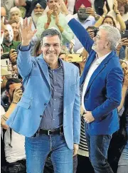  ?? ?? Pedro Sánchez con el candidato del PSC a la Alcaldía de Barcelona, Jaume Collboni.