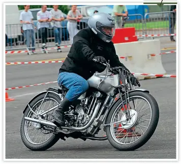  ??  ?? Riding his 1932 250cc MGC N3BR, with JAP racing engine and four-speed Sturmey-Archer special gearbox, on Vichy airfield, in July 2009. (FA Jolivet)