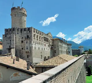  ??  ?? Non solo sport
Il Museo Castello del Buonconsig­lio è uno dei tesori della Val di Sole. Monumenti e collezioni provincial­i si articolano su cinque sedi nel territorio della provincia e comprende, oltre al Buonconsig­lio di Trento, il Castello di Stenico...