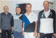  ?? FOTO: WOLFGANG FRITZ ?? Tennis-Bezirksmei­ster bei den Herren 50 wurde Uwe Briel vor dem Tuttlinger Hans-Jürgen Schneck sowie den drittplatz­ierten Volker Pruss und Ottmar Schäfer (von rechts).