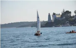  ?? FOTO: PRIVAT ?? ANKOMMER ARENDAL: Amalie Gunnufsen og Jens Patrick Holmsen kom torsdag seilende inn til Arendal i sin totalrenov­erte seilbåt.