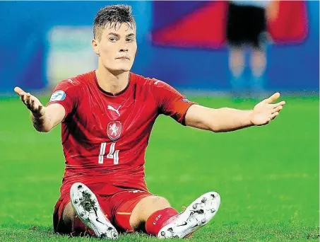  ?? Patrik Schick zažívá dny jako na houpačce. Měl přestoupit do Juventusu, nyní to však vypadá, že jeho kroky povedou jinam. FOTO PROFIMEDIA ?? Kde teda budu hrát?