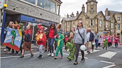  ?? ?? ●●Carnival walking entry procession winner Britannia Primary School.