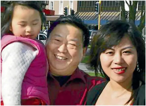  ??  ?? Nai Yin Xue strangled his wife An An Liu in Auckland and abandoned his 3-year-old daughter, Qian Xun – known as Pumpkin – in Melbourne.