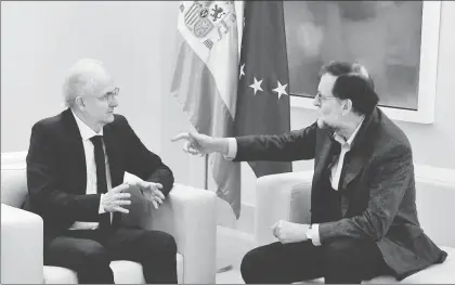  ??  ?? Antonio Ledezma, ex alcalde de la capital venezolana, sostuvo la reunión con Mariano Rajoy, presidente del gobierno español, en La Moncloa ■ Foto Afp
