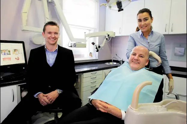  ??  ?? Sean Gallagher with Dr. Sarah Flannery and Dr Edmond O Flaherty in the Seapoint Clinic Blackrock. Picture by David Conachy