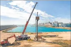  ?? INMA SAINZ DE BARANDA ?? Las obras de la Marina Vela, situada en la Bocana Nord