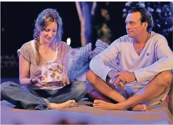  ?? FOTO: BUSSE ?? Szene aus Thomas Busses Film „Lisa und der Maler“mit dem Autor als Darsteller und seiner Partnerin Julia Domenica.