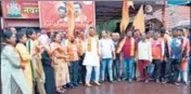  ?? ANIL PHALKE/HT PHOTO ?? Sena workers protest against rebel MLAS.