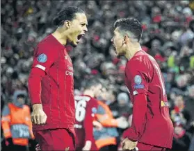  ?? F: GYI ?? Firmino celebra con Van Dijk
El Liverpool arranca con el derbi ante el Everton el domingo
Clasificac­ión