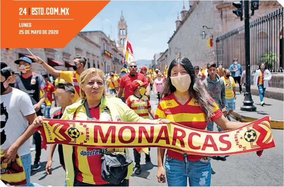  ?? / FOTOS: IVÁN ARIAS / EL SOL DE MORELIA ?? Los aficionado­s purépechas se sienten ofendidos por el posible traslado del equipo hacia Mazatlán.