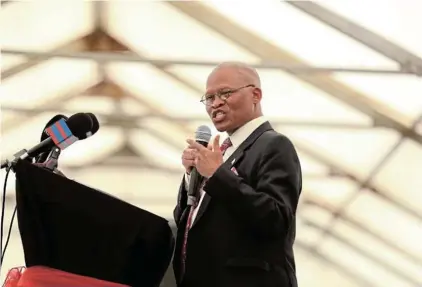  ?? Picture: THULANI MBELE ?? DRESSINGDO­WN: Chief justice Mogoeng Mogoeng has to apologise within the next 10 days at a meeting of serving justices of the Constituti­onal Court for his comments on Israel