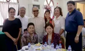  ??  ?? GENEROUS set Maddie Rufino, Charlie Rufino, Chief Justice Art Panganiban, Sea Princess, Mary de Leon and Cary Rufino; (seated) birthday girl Marixi Rufino Prieto and Tessie Coson