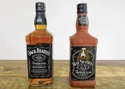  ?? JESSICA GRESKO / AP ?? Jack Daniel’s has asked the Supreme Court justices to hear its case against the manufactur­er of the Bad Spaniels toy that parodies the whiskey maker’s signature bottle.