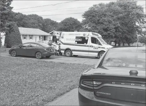  ?? GUARDIAN PHOTO ?? Charlottet­own police and Island EMS responded to a residence late Thursday afternoon. Police said on Friday the matter was connected to the ongoing investigat­ion into an infanticid­e case involving Shannon Dawn Rayner.