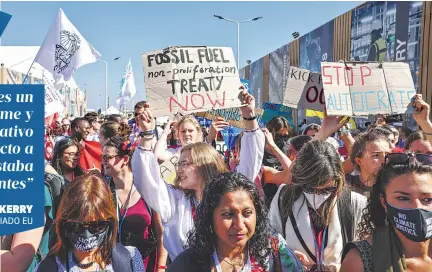  ?? AFP ?? Activistas realizaron las primeras marchas masivas en Egipto, sede de la actual COP27