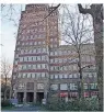  ??  ?? Düsseldorf war Vorreiter in Sachen Hochhausba­u. Heute sehen viele Experten wieder eine Chance darin, den Blick nach oben zu richten. Ein Hochhaus kann einen Mehrwert für den Stadtraum bieten.