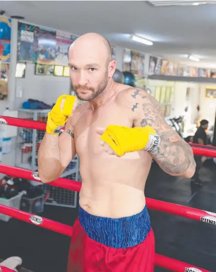  ?? Picture: RICHARD GOSLING ?? Gold Coast boxer Troy Harding has lost 40kg after a deathbed wish from his dad.