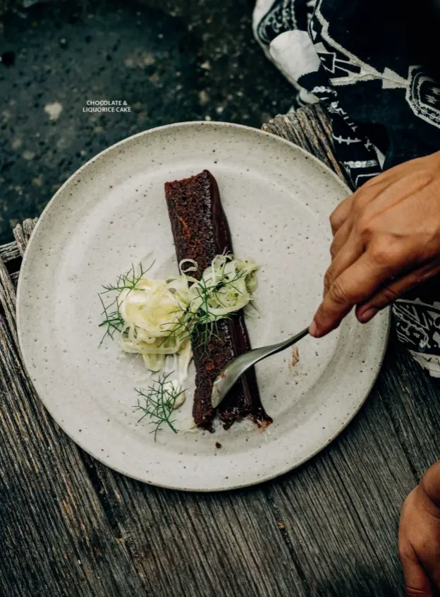  ??  ?? CHOCOLATE & LIQUORICE CAKE