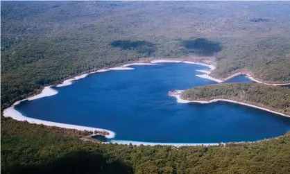  ?? Photograph: James Shrimpton/AAP ?? Hiker Madeleine Nowak, 73, has been found alive and well on Queensland’s Fraser Island after three days in the wilderness.