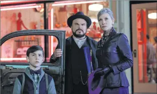  ?? QUANTRELL D. COLBERT/UNIVERSAL PICTURES VIA AP ?? This image released by Universal Pictures shows Owen Vaccaro, from left, Jack Black and Cate Blanchett in a scene from “The House With A Clock in Its Walls.”