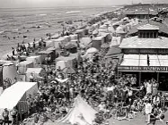  ?? ?? Ostia Bagnanti in posa nel 1931 (foto Archivio Luce)