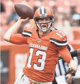  ?? KEN BLAZE, USA TODAY SPORTS ?? Josh McCown had 228 passing yards at halftime Sunday against the Jets, the most by a Browns quarterbac­k in the first half since 1986.