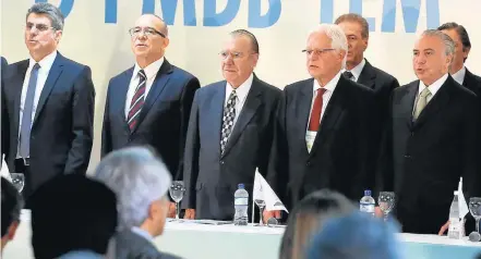  ?? ANDRE DUSEK/ESTADAO-17/11/2015 ?? Aliados. Jucá, Padilha, Sarney, Moreira e Temer, então vice-presidente, durante evento do MDB em novembro de 2015