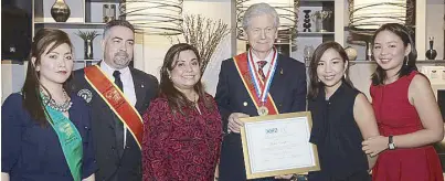  ??  ?? Michel Escoffier (third from right) with Donna Chua and chef Philip Golding, president of Disciples Escoffier Philippine­s; Liza H. Morales, CCA director of business developmen­t and PR; Pia Trinidad and Bea Trinidad, daughters of CCA CEO Badjie G....