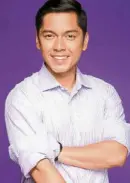  ??  ?? Carlo Aquino