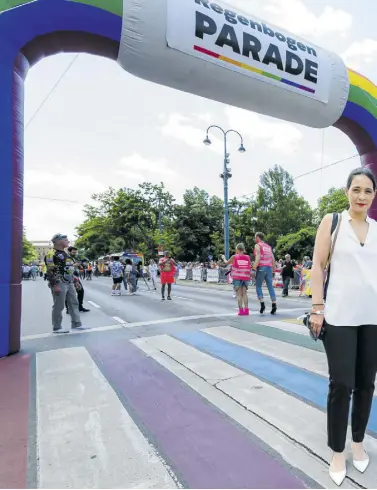  ?? ?? Seit 2013 ist Katharina Kacerovsky-Strobl Organisato­rin der Vienna Pride. „Durch Corona mussten wir