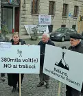  ?? (Zanfron) ?? Sit in Protesta contro i tralicci