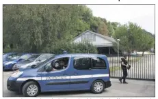  ?? (Doc Radio France) ?? Les gendarmes chargés de l’enquête à la salle des fêtes du Pont-deBeauvois­in où a disparu Maëlys.