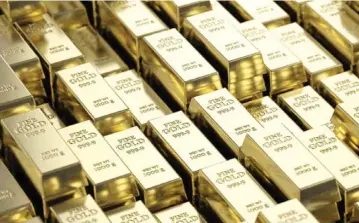  ?? ?? Gold purchases from central banks led to last year’s surge, with purchases exceeding 1 000 tonnes for two consecutiv­e years