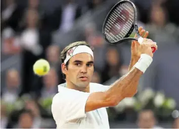  ?? FRESHFOCUS ?? Nach drei Jahren Abwesenhei­t auf Sand: Roger Federer gelingt der Turniersta­rt in Madrid.