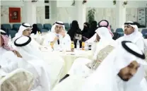  ??  ?? مشاركون في ورشة العمل.