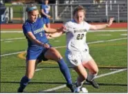  ?? AUSTIN HERTZOG - DIGITAL FIRST MEDIA ?? Spring-Ford’s Gabby Kane, right, led the Rams to a PAC title and 22-2-1record last fall.